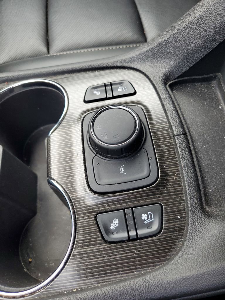 Used 2022 GMC Acadia SLT w/ Preferred Package FWD image 21