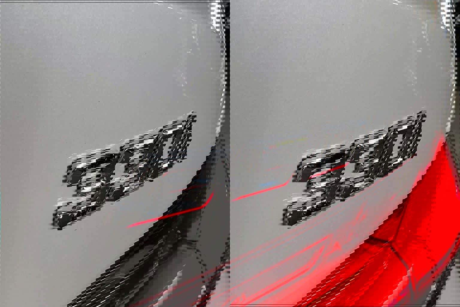 Used 2023 BMW 330i Sedan w/ Parking Assistance Package image 9