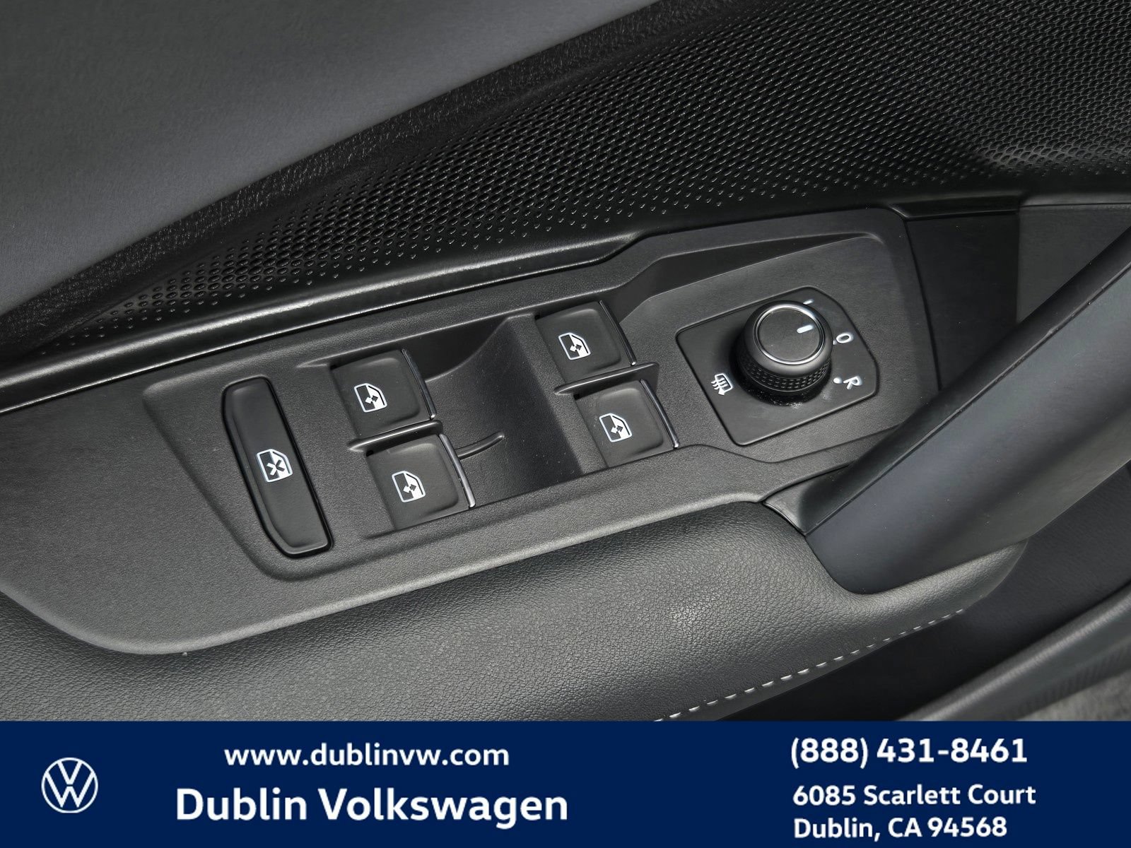 Certified 2026 Volkswagen Tiguan SE AWD/4WD image 11