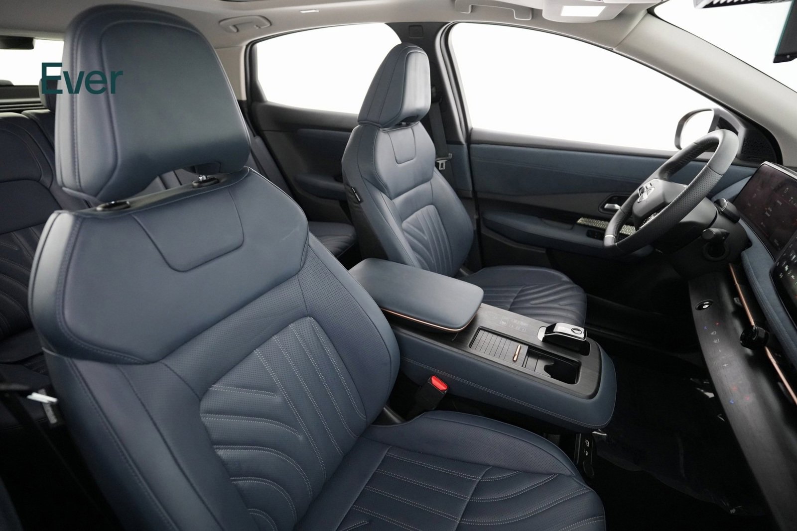 Used 2023 Nissan Ariya image 8