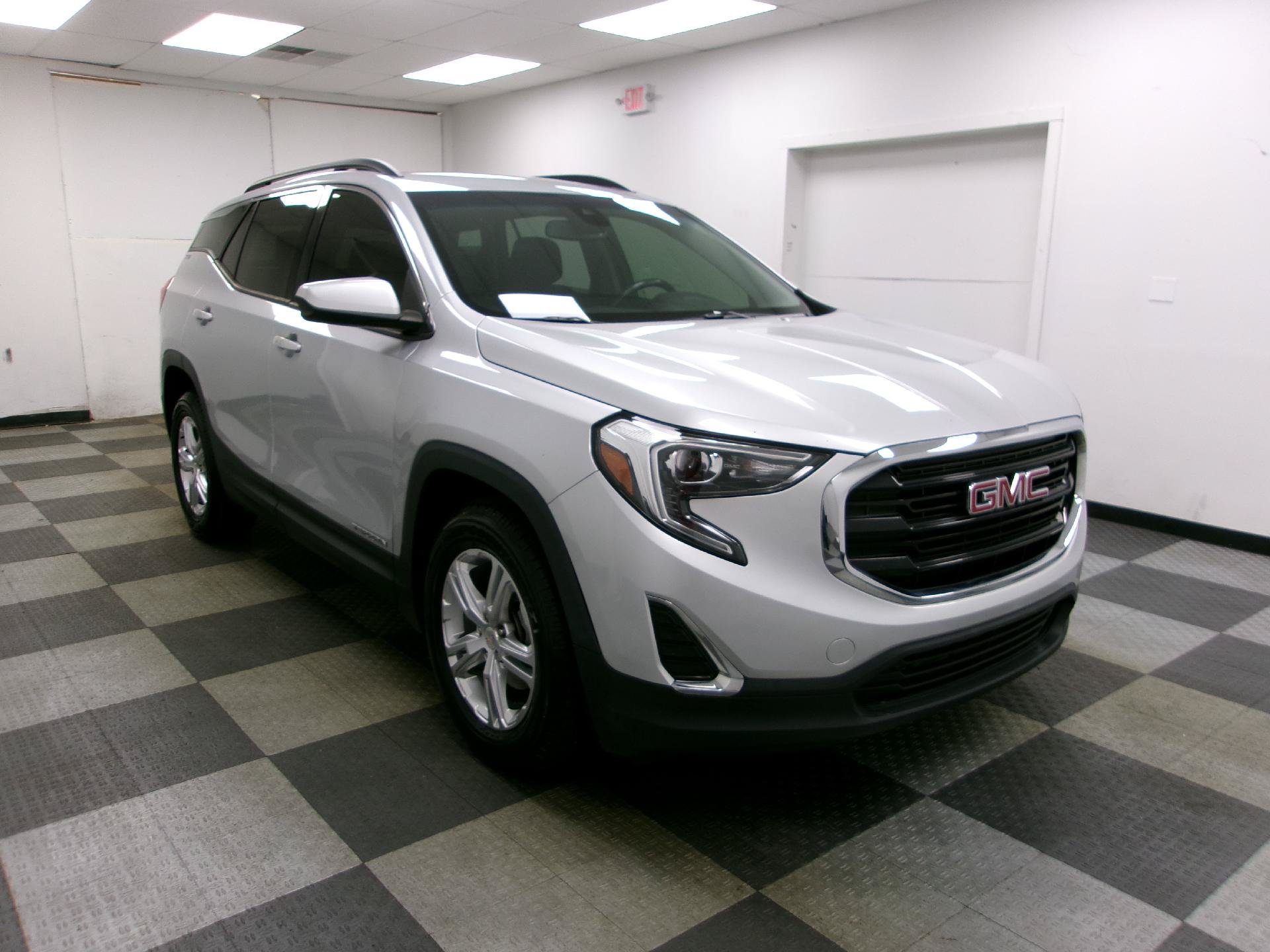 Used 2020 GMC Terrain SLE w/ Driver Convenience Package FWD image 15