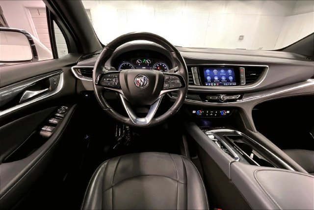Used 2023 Buick Enclave Essence FWD image 6