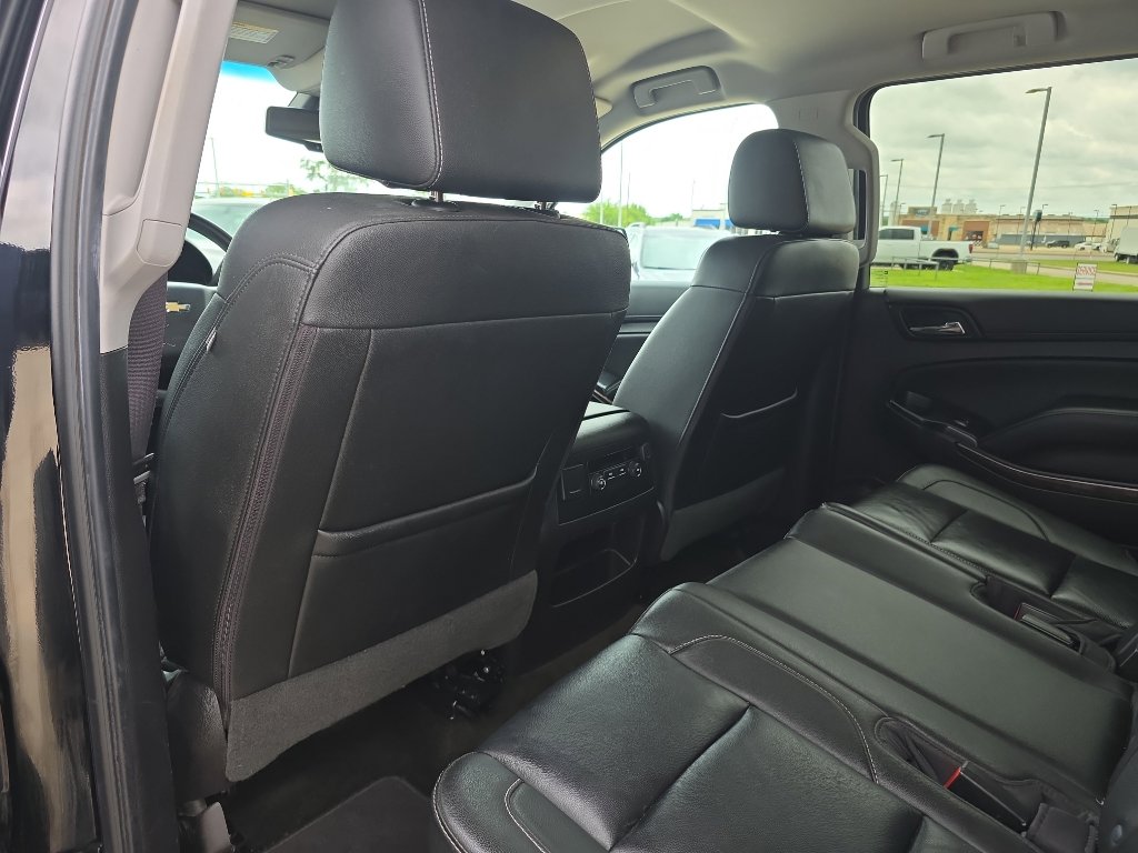 Used 2017 Chevrolet Suburban LT RWD image 15
