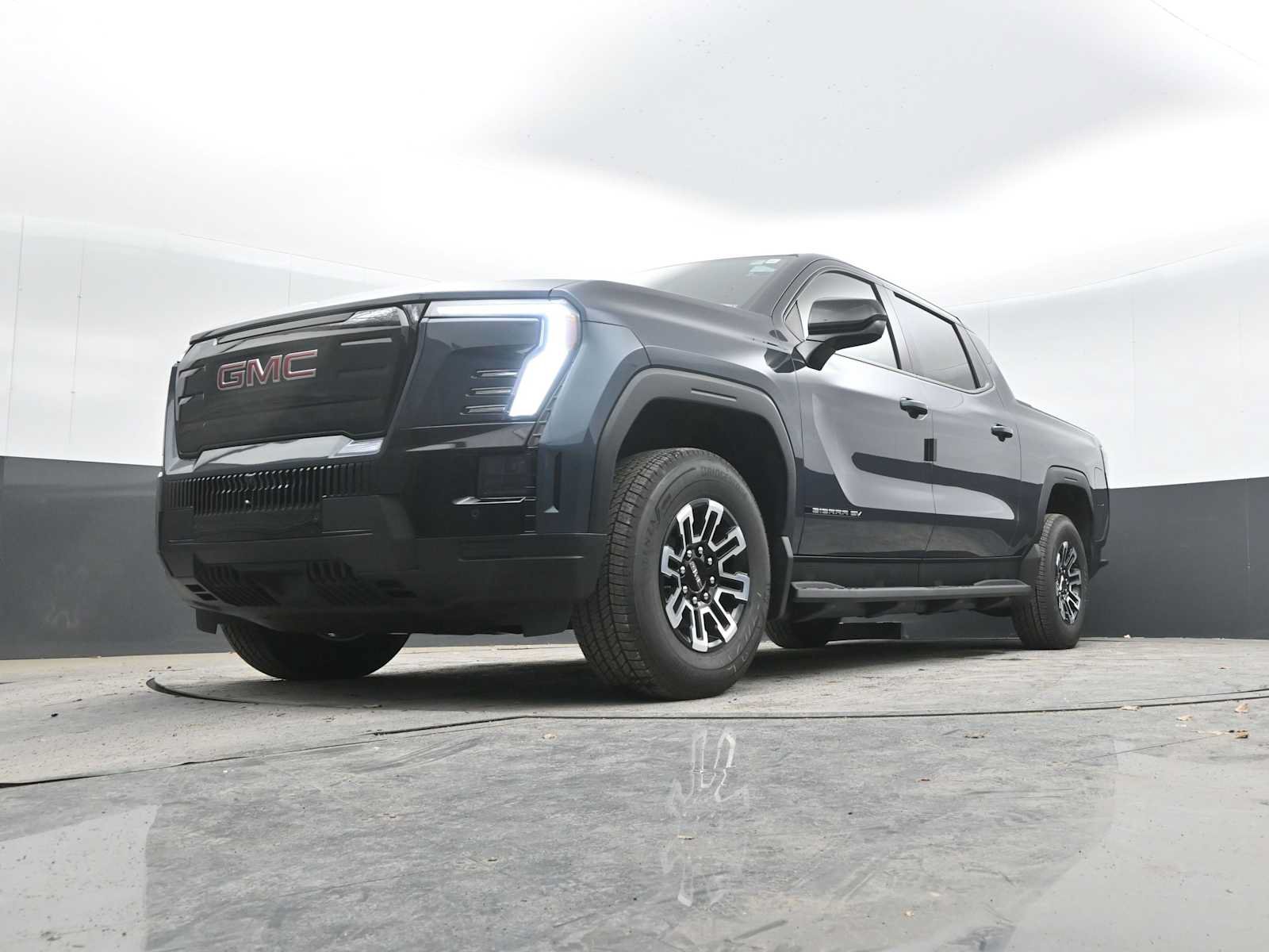 New 2026 GMC Sierra EV Elevation AWD/4WD image 40
