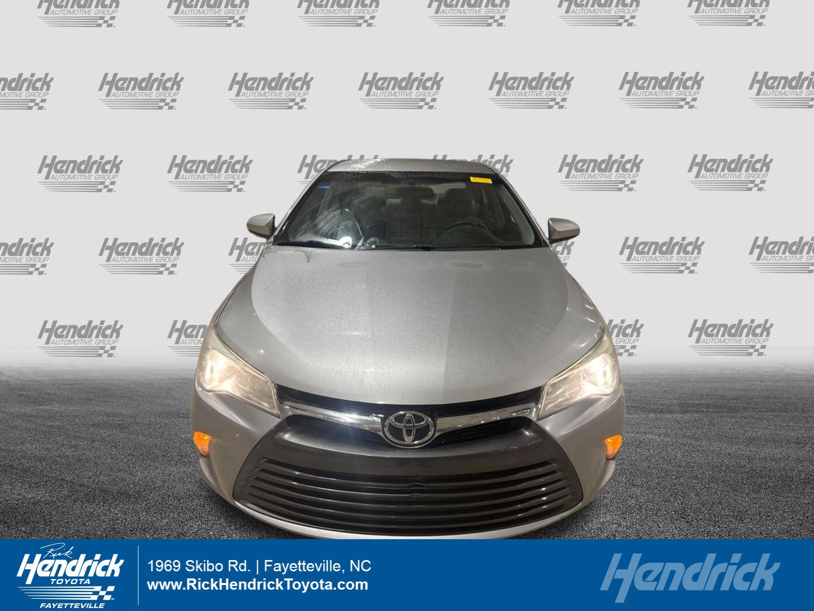Used 2017 Toyota Camry LE FWD image 1