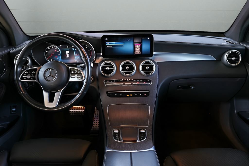 Used 2022 Mercedes-Benz GLC 300 4MATIC Coupe image 27