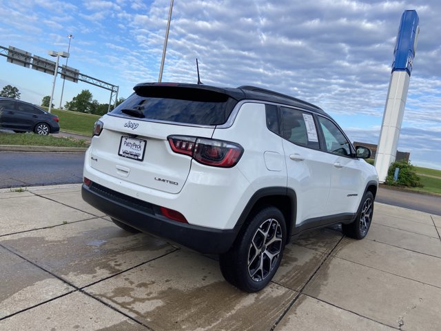 Used 2025 Jeep Compass Limited AWD/4WD image 11