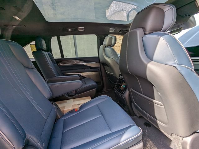 Used 2025 Cadillac Escalade IQ Sport 2 w/ LPO, ONYX Package AWD/4WD image 22