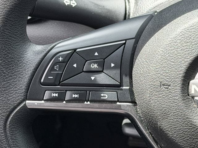 Used 2024 Nissan Sentra SV FWD image 14