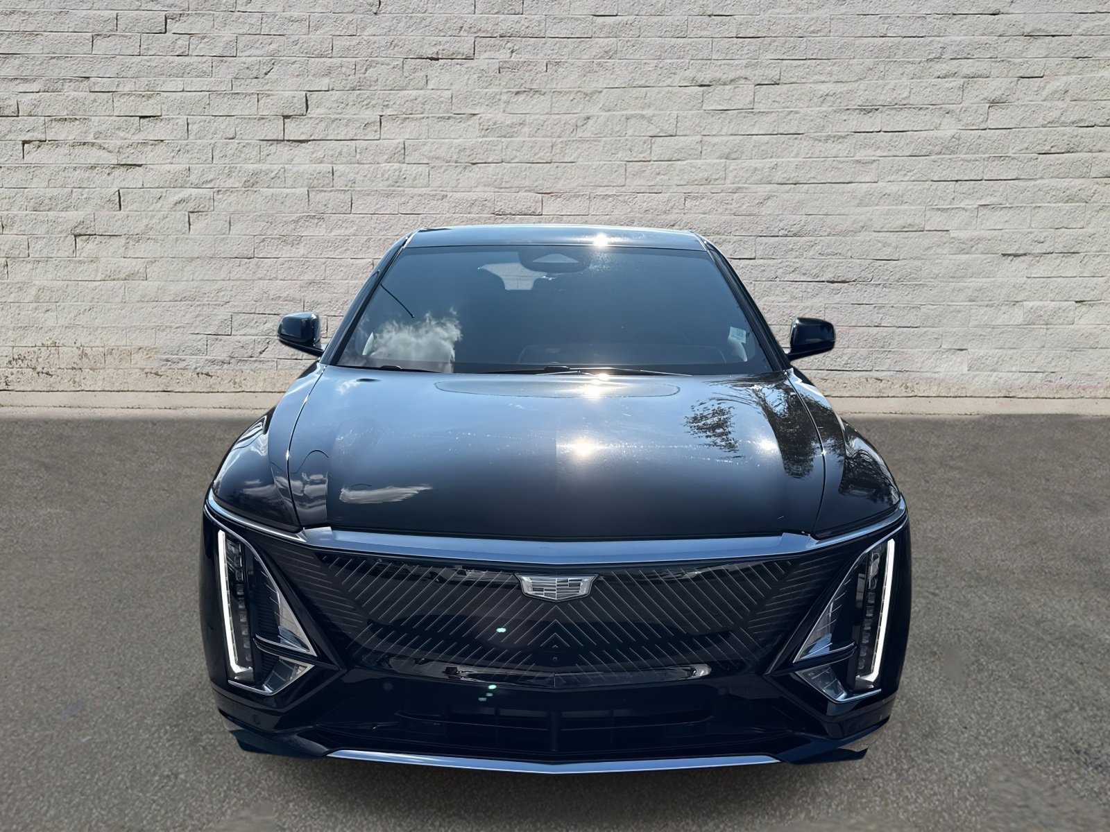 Used 2025 Cadillac Lyriq Luxury image 2