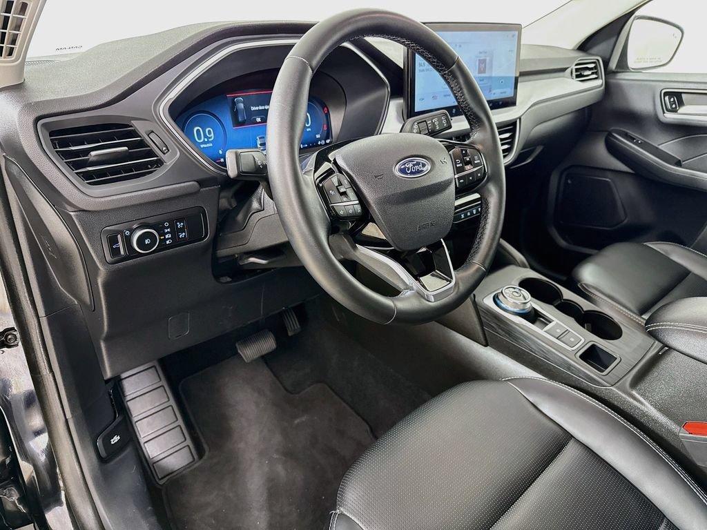 Used 2025 Ford Escape Platinum AWD/4WD image 10
