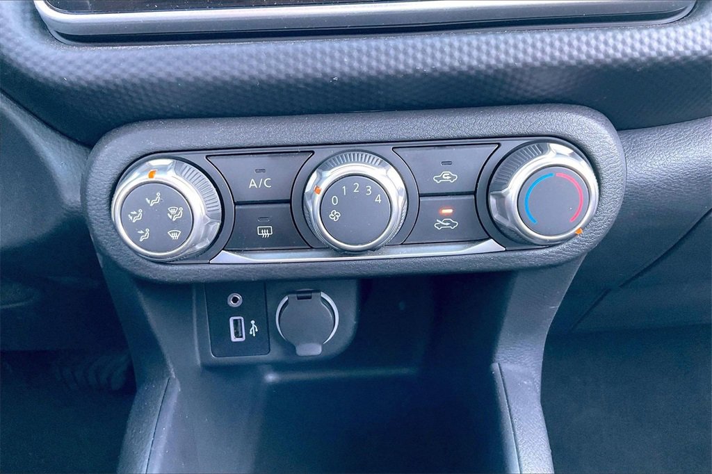 Used 2025 Nissan Kicks Play S image 29