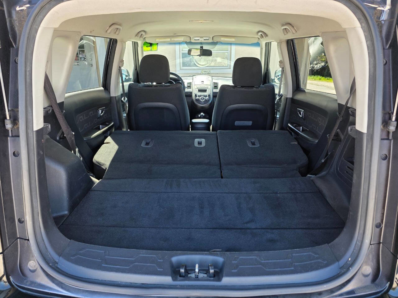 Used 2013 Kia Soul + FWD image 12