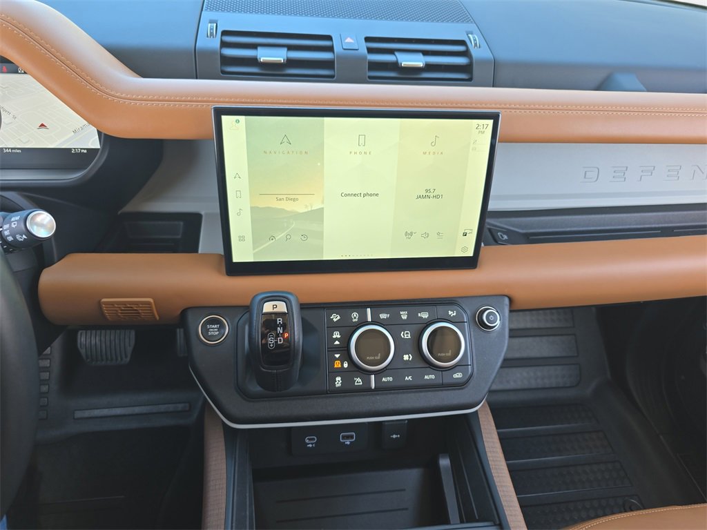 Used 2023 Land Rover Defender 130 First Edition image 21