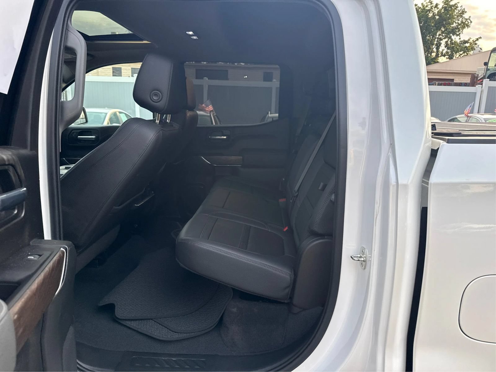 Used 2020 GMC Sierra 1500 Denali w/ Technology Package AWD/4WD image 10
