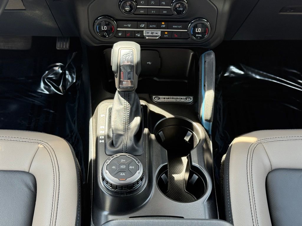 Used 2023 Ford Bronco Wildtrak image 14