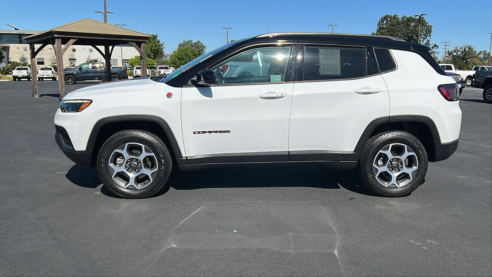 Used 2022 Jeep Compass Trailhawk w/ Trailhawk Elite Group AWD/4WD image 6