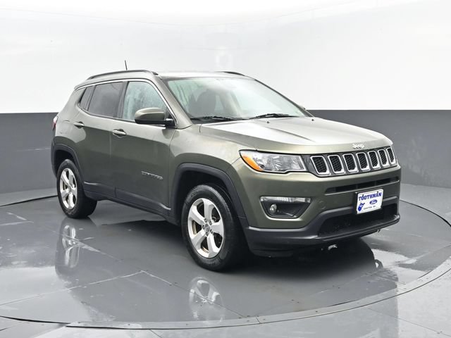 Used 2018 Jeep Compass Latitude AWD/4WD image 3