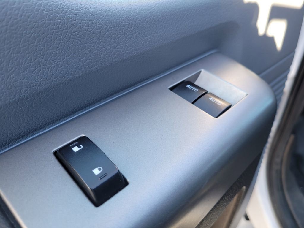 Used 2023 Ford F650 2WD Regular Cab Super Duty image 10