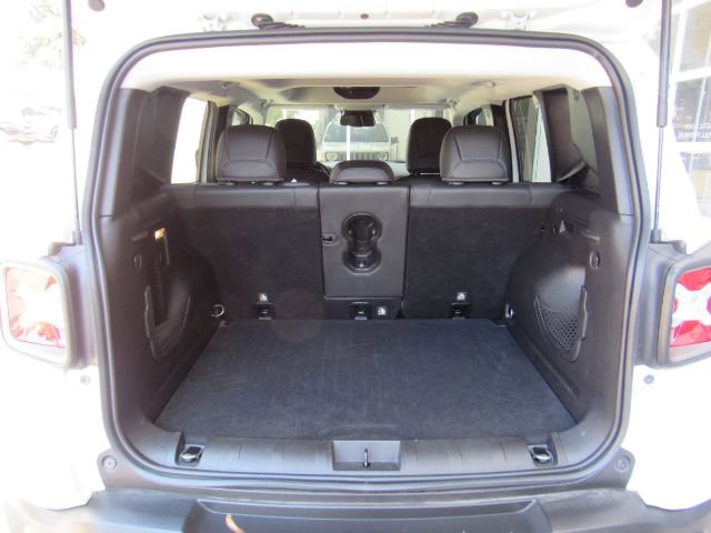 Used 2019 Jeep Renegade Limited image 27