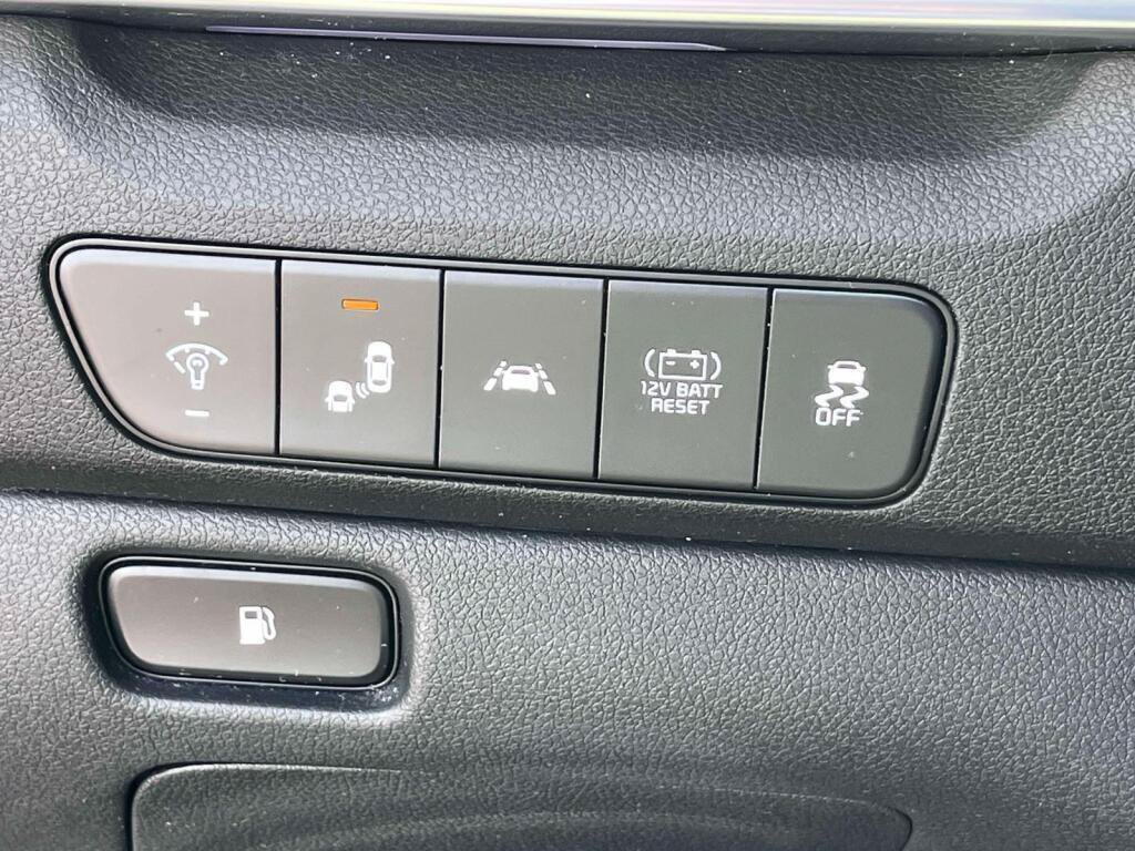 Used 2022 Kia Niro Touring Special Edition FWD image 30