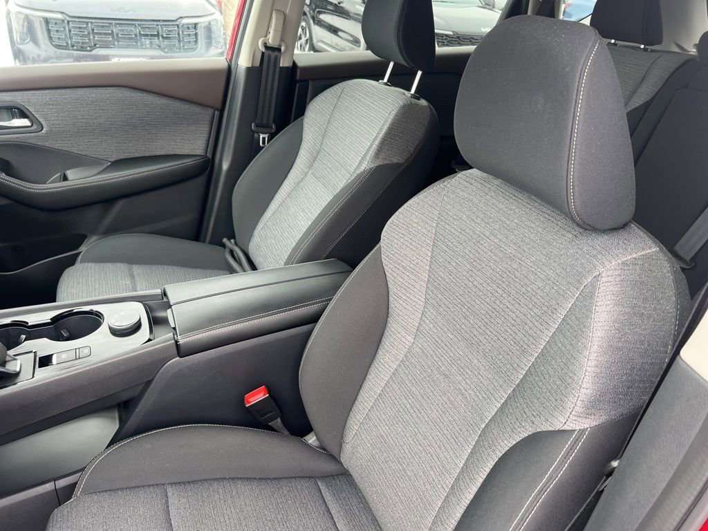 Certified 2023 Nissan Rogue SV AWD/4WD image 5