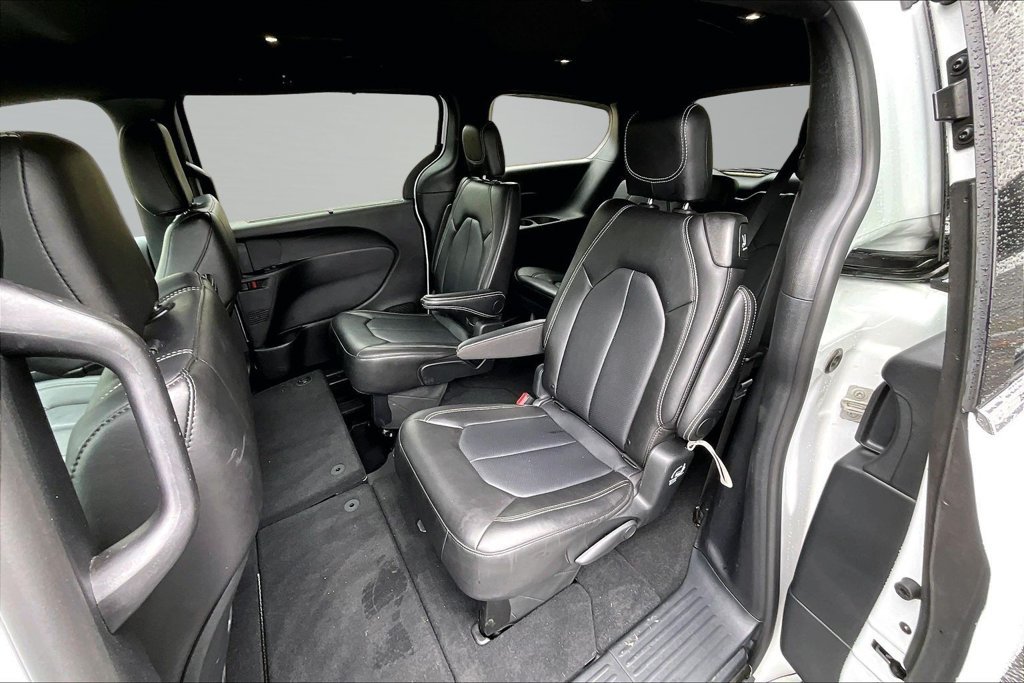Used 2026 Chrysler Pacifica Select FWD image 19