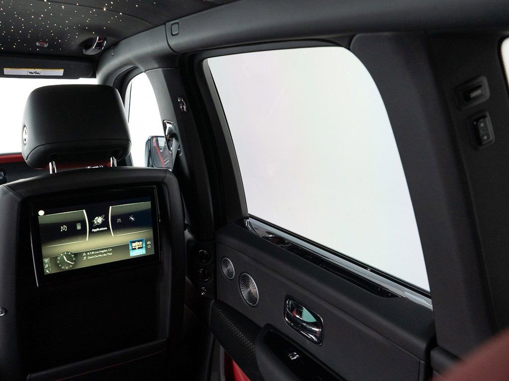 Certified 2024 Rolls-Royce Cullinan Black Badge w/ Driver's Package image 32