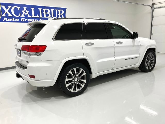 Used 2017 Jeep Grand Cherokee Overland w/ Jeep Active Safety Group image 20