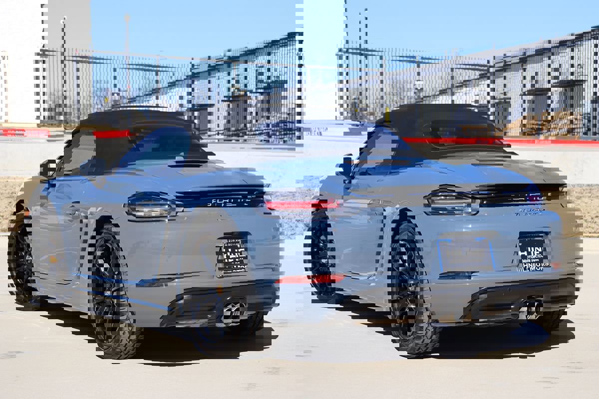 Used 2017 Porsche 718 Boxster S image 8