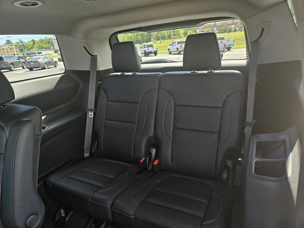 Used 2023 GMC Acadia SLT w/ Elevation Edition image 33