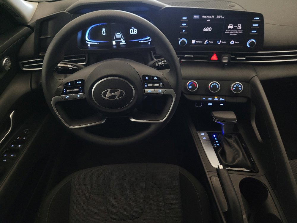 Used 2025 Hyundai Elantra SE w/ Cargo Package FWD image 22