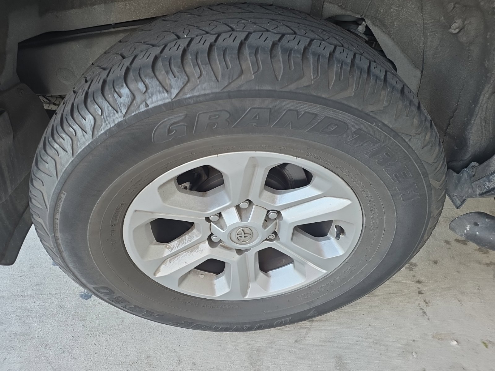 Used 2022 Toyota 4Runner SR5 Premium w/ Moonroof Package RWD image 19