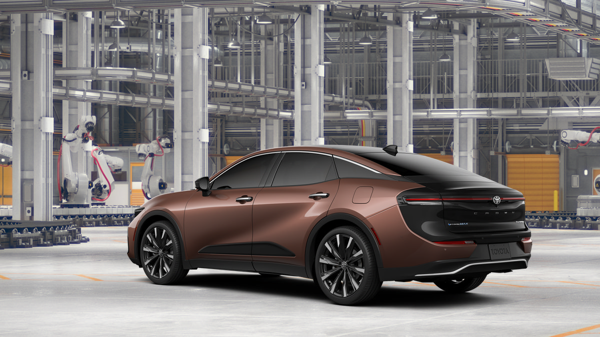 New 2026 Toyota Crown Platinum AWD/4WD image 6