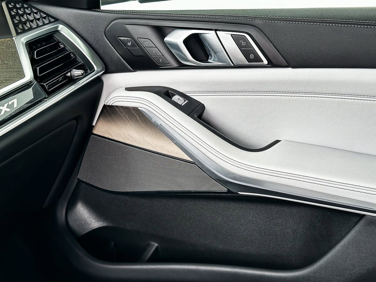 Certified 2024 BMW X7 xDrive40i w/ Executive Package image 24