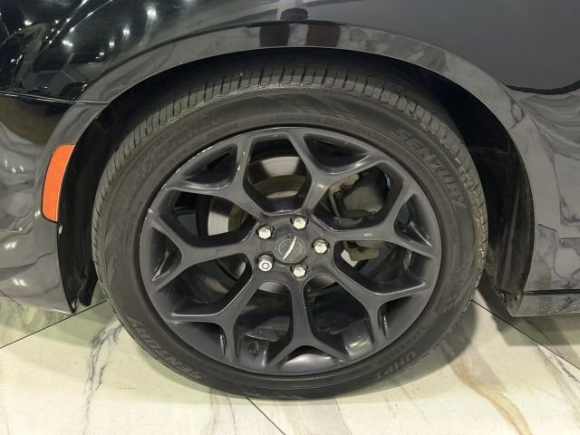 Used 2019 Chrysler 300 Touring w/ Sport Appearance Package RWD image 29