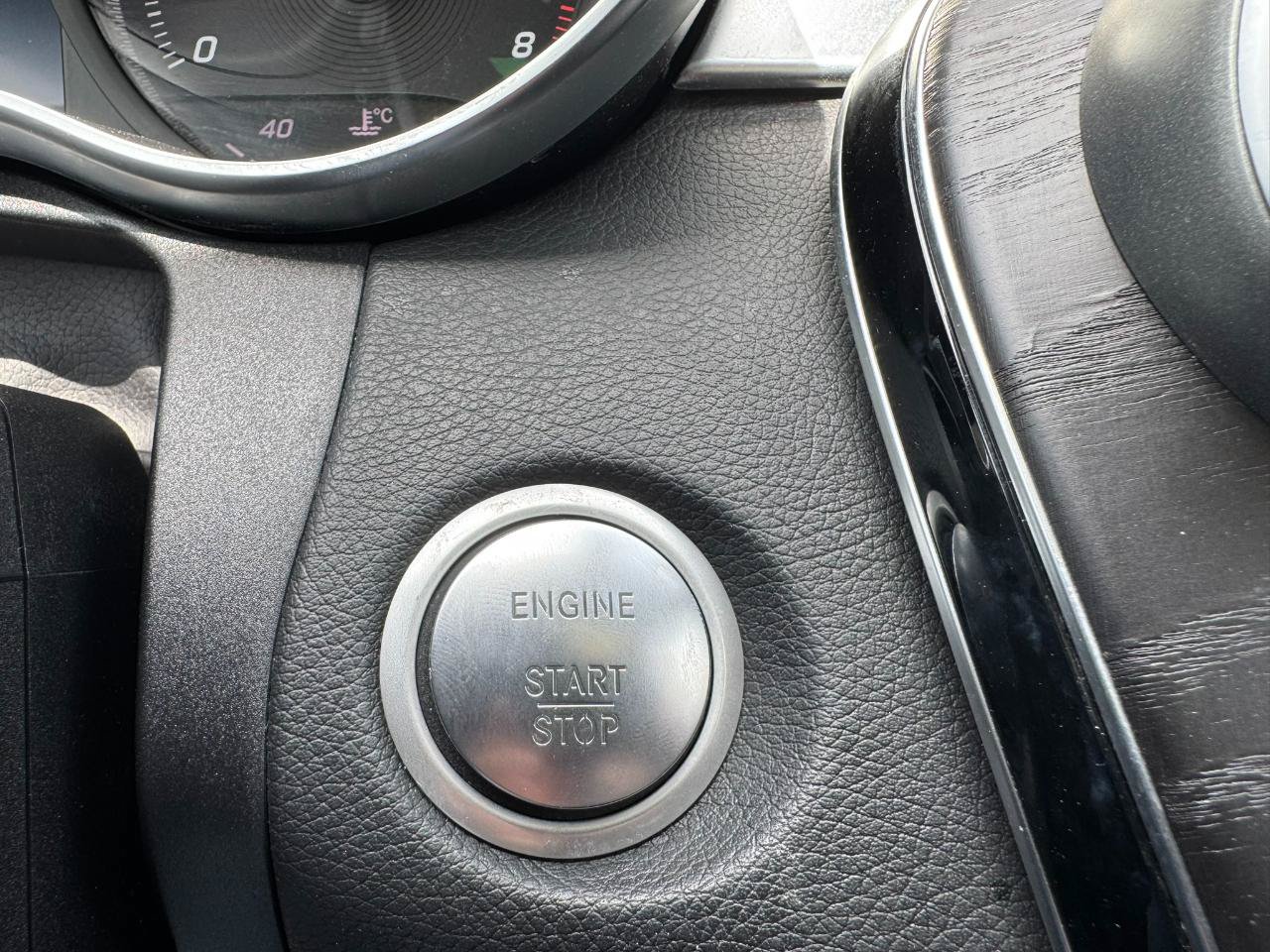 Used 2015 Mercedes-Benz C 300 4MATIC Sedan image 16