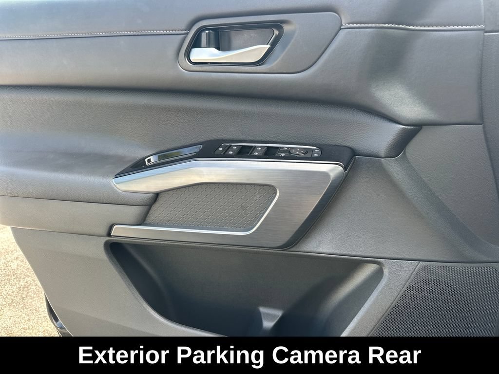 Used 2025 Nissan Pathfinder SL w/ SL Premium Package FWD image 17