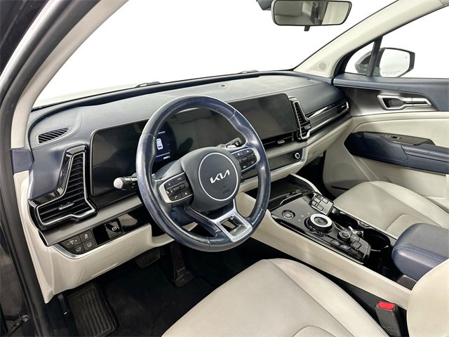 Used 2023 Kia Sportage EX w/ EX Premium Package image 3
