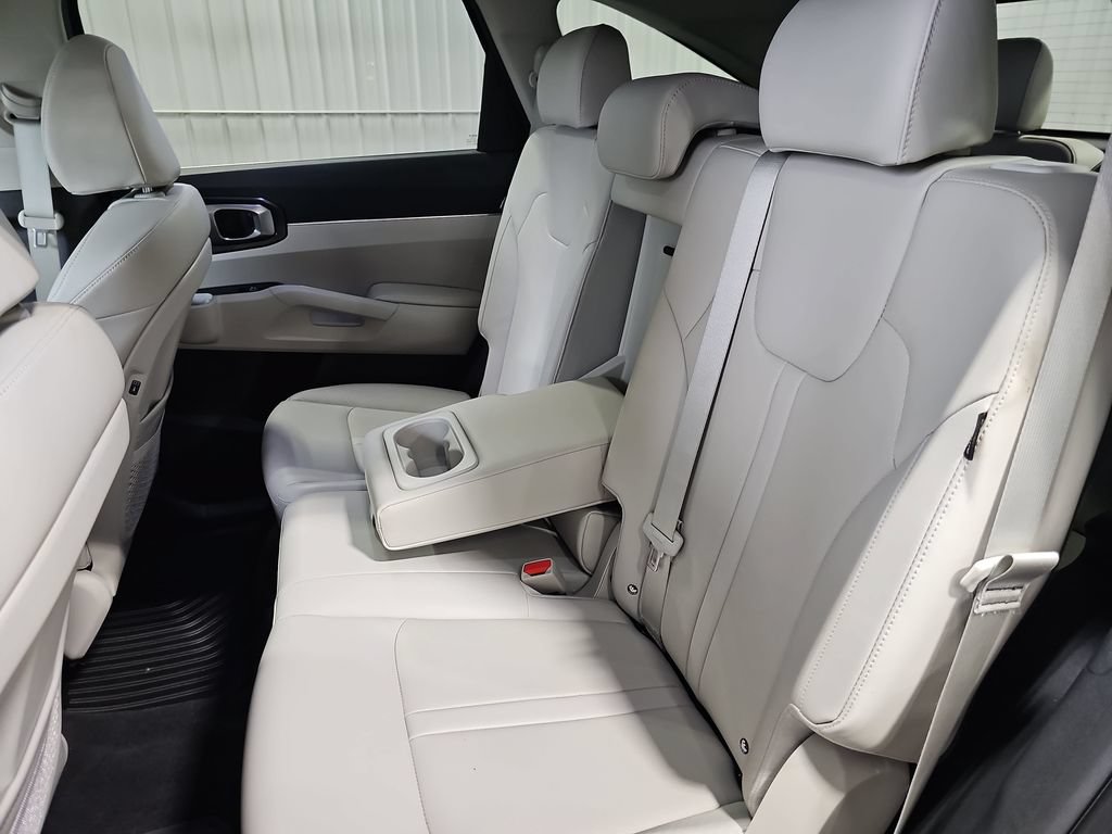 Used 2025 Kia Sorento S w/ Panoramic Sunroof Package FWD image 14