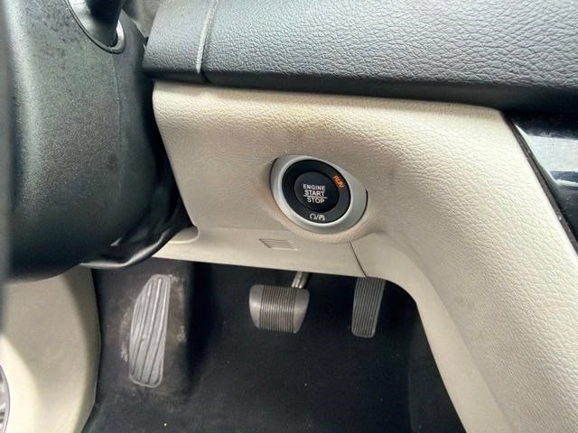Used 2023 Chrysler Pacifica Touring-L FWD image 18