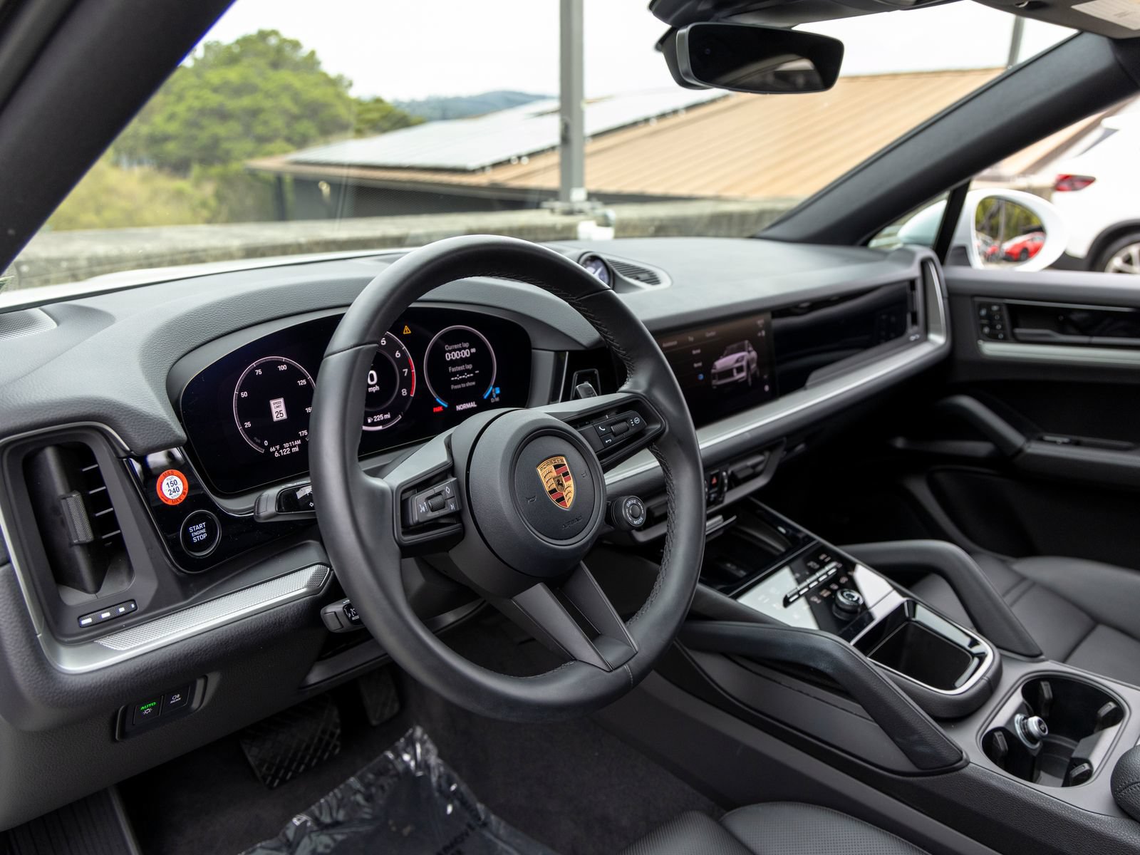 Certified 2026 Porsche Cayenne Coupe AWD/4WD image 4