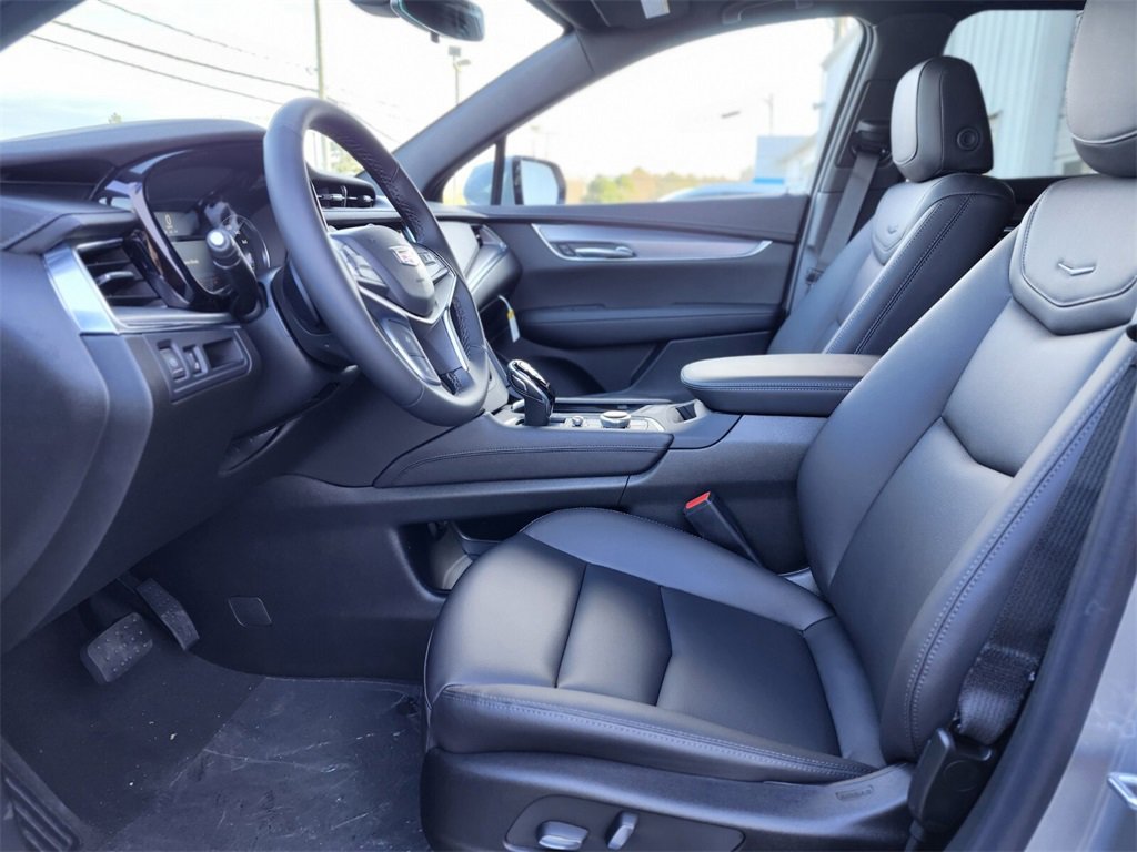 New 2026 Cadillac XT5 Luxury image 16