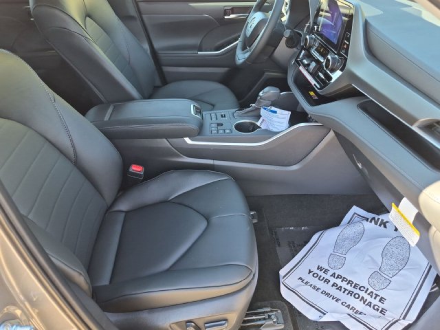 Certified 2026 Toyota Highlander XLE AWD/4WD image 34