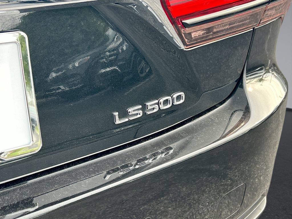 Used 2022 Lexus LS 500 w/ Interior Upgrade Package RWD image 32