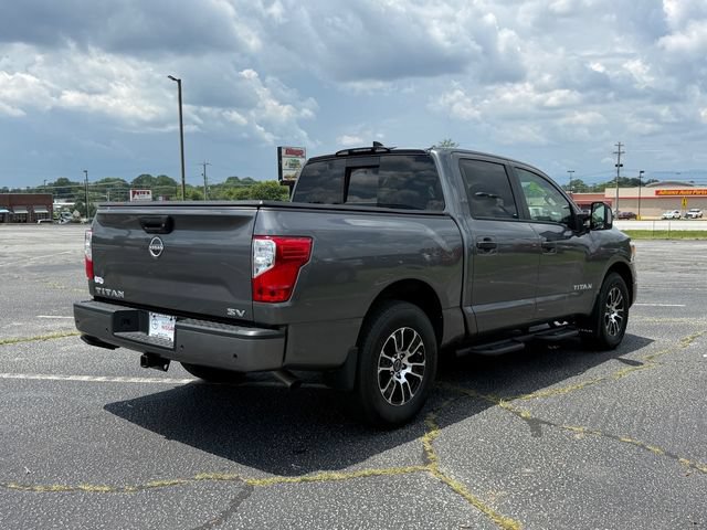 Used 2024 Nissan Titan SV w/ SV Convenience Package RWD image 3