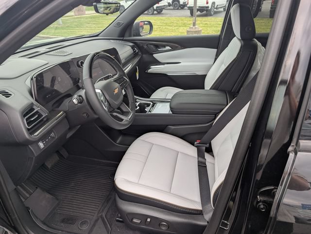 New 2026 Chevrolet Traverse High Country w/ LPO, Floor Liner Package AWD/4WD image 13