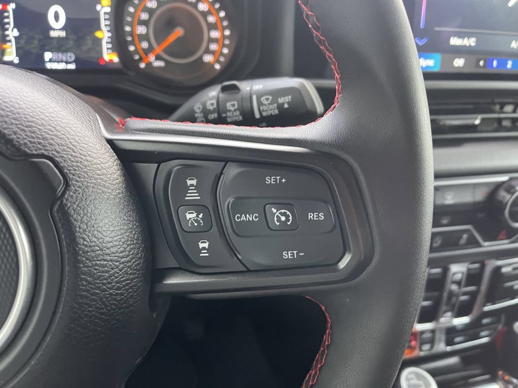 Used 2025 Jeep Wrangler Unlimited Rubicon AWD/4WD image 30