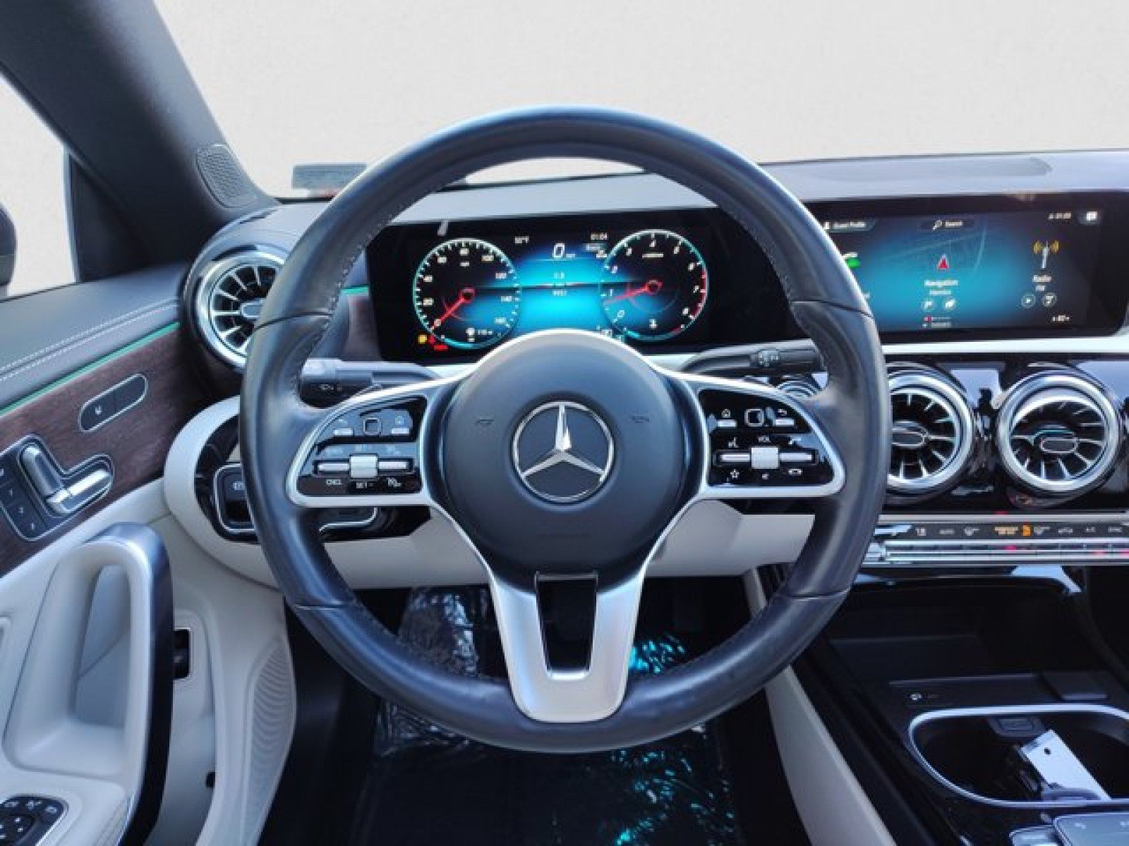 Used 2023 Mercedes-Benz CLA 250 4MATIC image 16