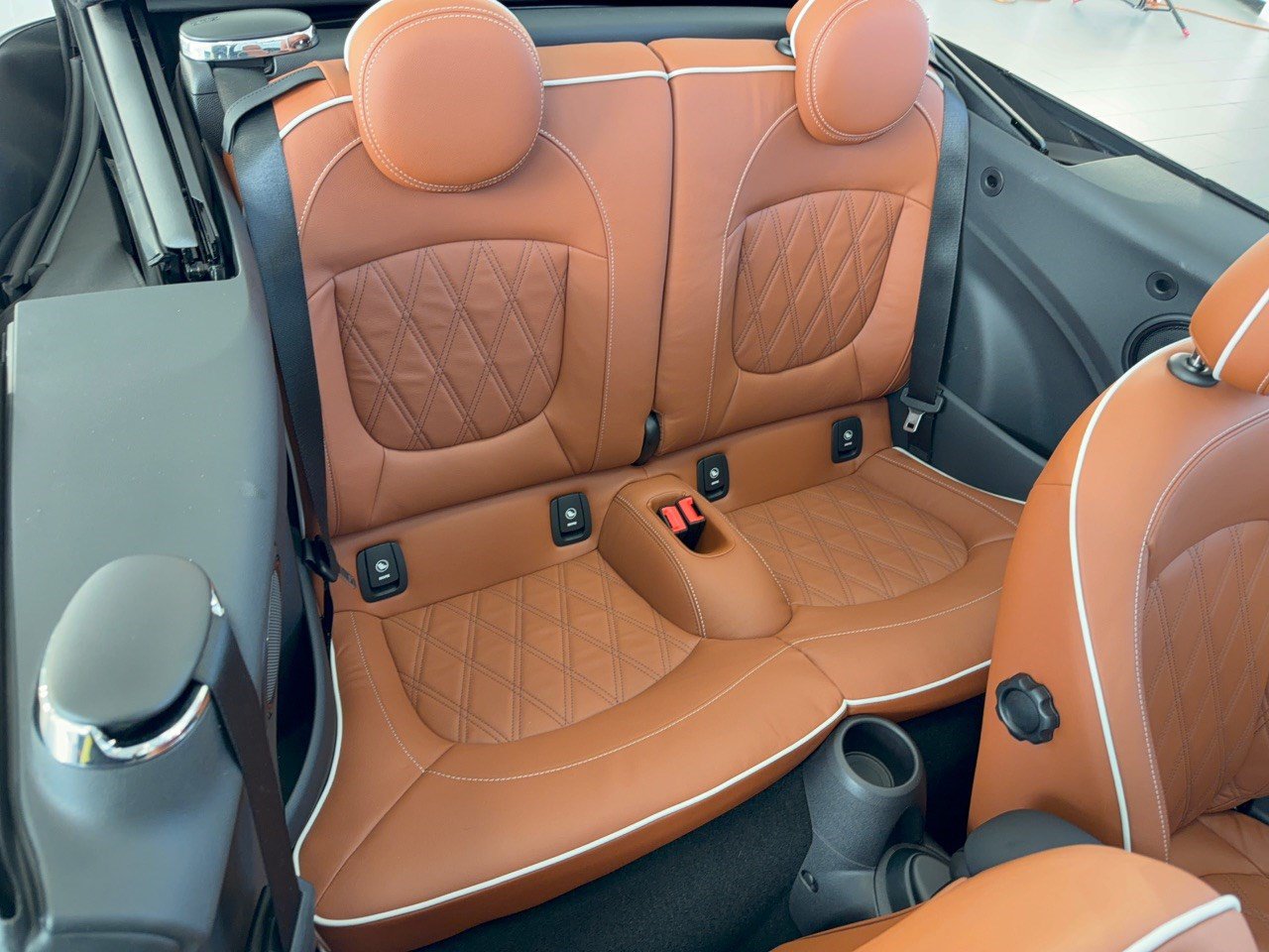 Certified 2024 MINI Cooper Convertible w/ Signature Upholstery Package FWD image 29